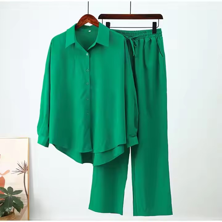 Two-Piece Long-Sleeved Solid Color Suit